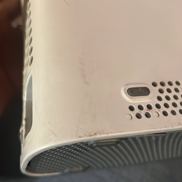 Microsoft XBOX 360 Console - Picture 15 of 16